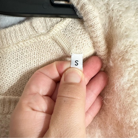 LA GRANNI Suri knitted oversized crewneck, Cream, Alpaca, Size Small - Picture 6 of 10